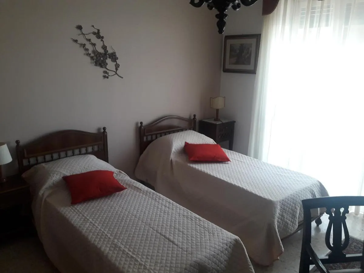 Lidia'S Home Catania 0*,
